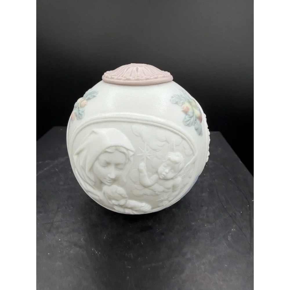 Vintage Lladro 1997 Annual Porcelain Christmas Ornament 🎄✨